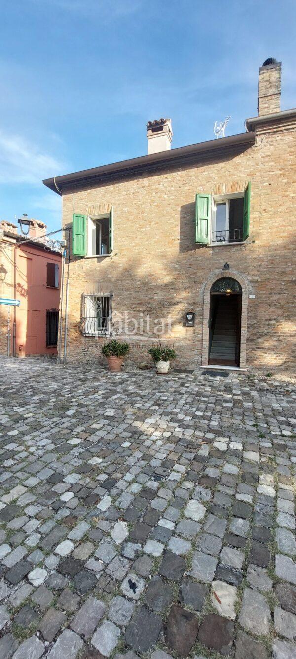 Casa singola nella suggestiva Piazza Malatestiana di Longiano